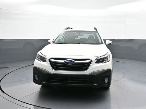 Used 2022 Subaru Outback Premium image 2