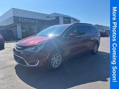 Used 2020 Chrysler Pacifica Touring w/ Advanced Safetytec Group