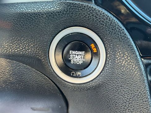 Used 2019 Chrysler 300 S image 27