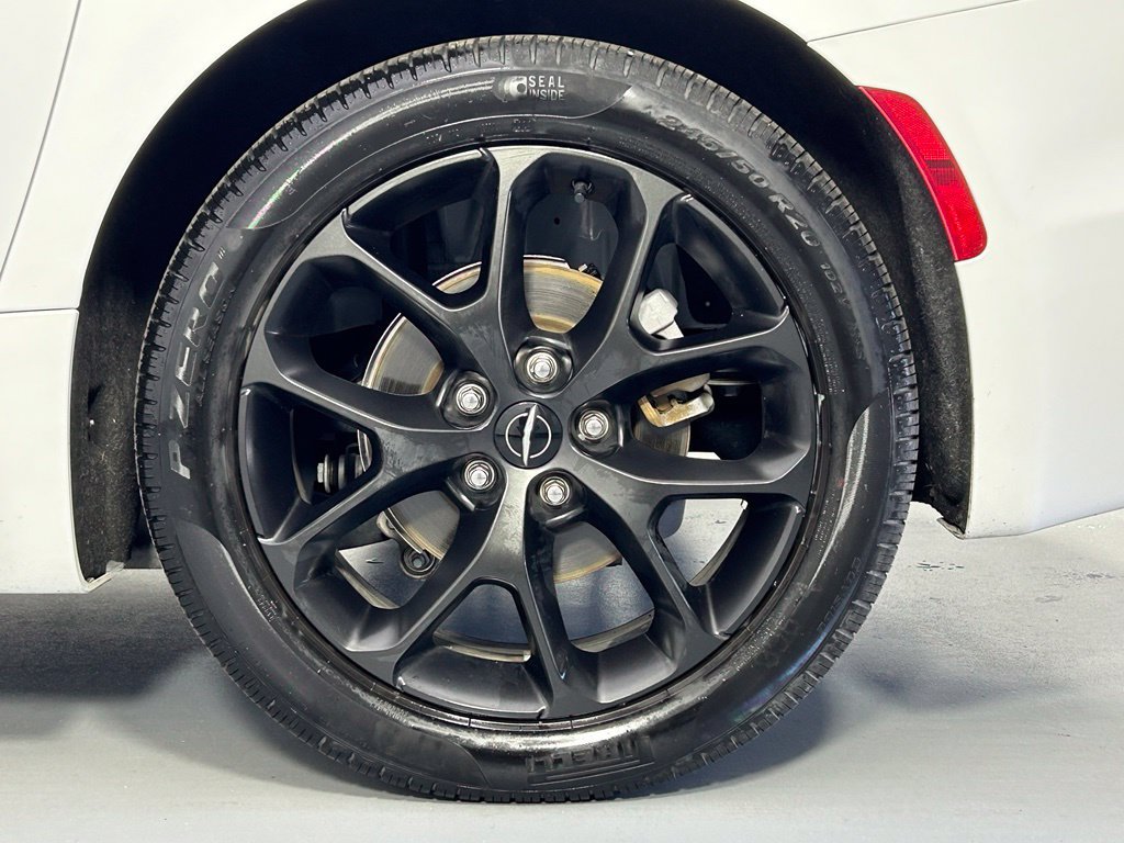 Used 2025 Chrysler Pacifica Limited FWD image 38