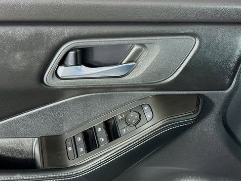 Certified 2026 Nissan Rogue SV image 15