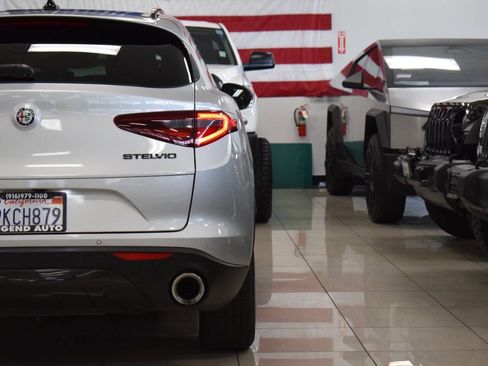 Used 2021 Alfa Romeo Stelvio Sprint w/ Nero Edizione image 19