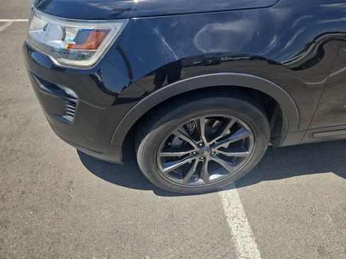 Used 2018 Ford Explorer XLT w/ Equipment Group 202A FWD image 3