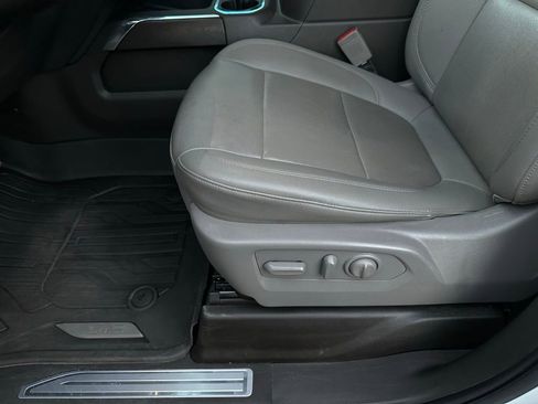 Used 2022 GMC Sierra 1500 SLT image 11