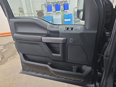 Used 2019 Ford F150 XLT w/ Equipment Group 302A Luxury AWD/4WD image 27