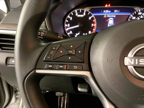 Used 2025 Nissan Altima 2.5 SV FWD image 18