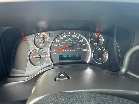 Used 2025 Chevrolet Express 3500 LT w/ LT Preferred Equipment Group RWD image 19
