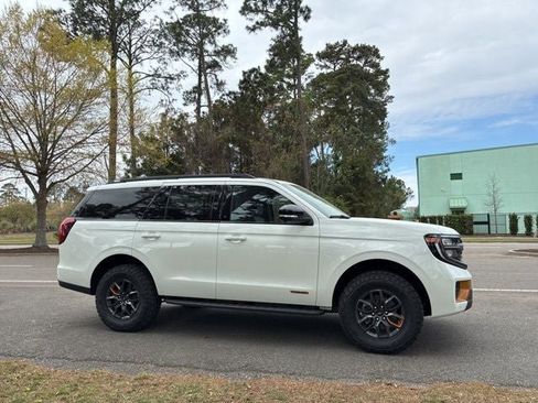 New 2026 Ford Expedition Tremor image 2