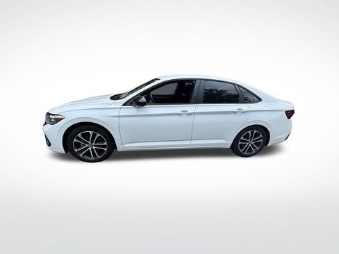 Used 2024 Volkswagen Jetta Sport FWD image 2