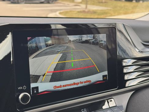 Used 2025 Toyota Camry LE image 20