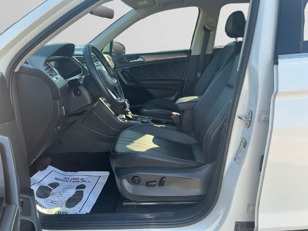 Used 2024 Volkswagen Tiguan SE AWD/4WD image 9