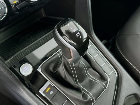 Used 2024 Volkswagen Taos SE image 23