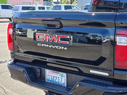 Used 2025 GMC Canyon Elevation w/ Convenience Package AWD/4WD image 13
