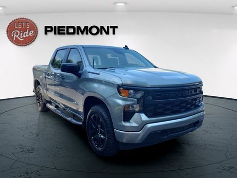 Used 2025 Chevrolet Silverado 1500 Custom w/ Turbomax Blackout Package AWD/4WD image 3