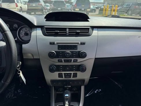 Used 2011 Ford Focus SEL FWD image 2