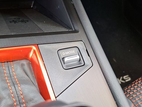 Used 2025 Nissan Kicks SR image 24