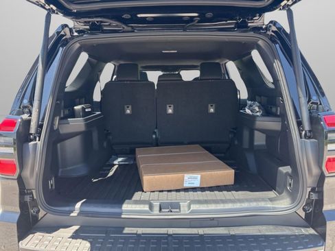 New 2026 Toyota 4Runner Limited AWD/4WD image 30