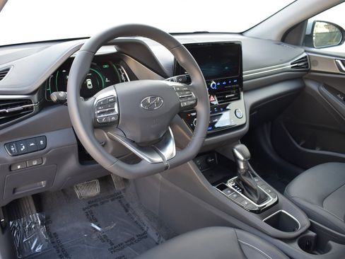 Used 2022 Hyundai Ioniq Limited FWD image 3