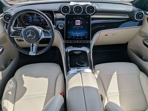 Used 2024 Mercedes-Benz GLC 300 4MATIC image 15