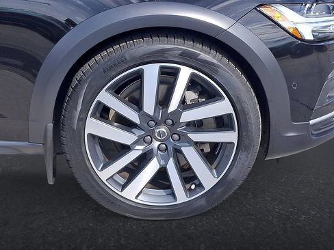 Certified 2024 Volvo V90 B6 Cross Country Plus w/ Protection Package Premier AWD/4WD image 33