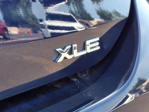 Used 2023 Toyota Highlander XLE FWD image 33
