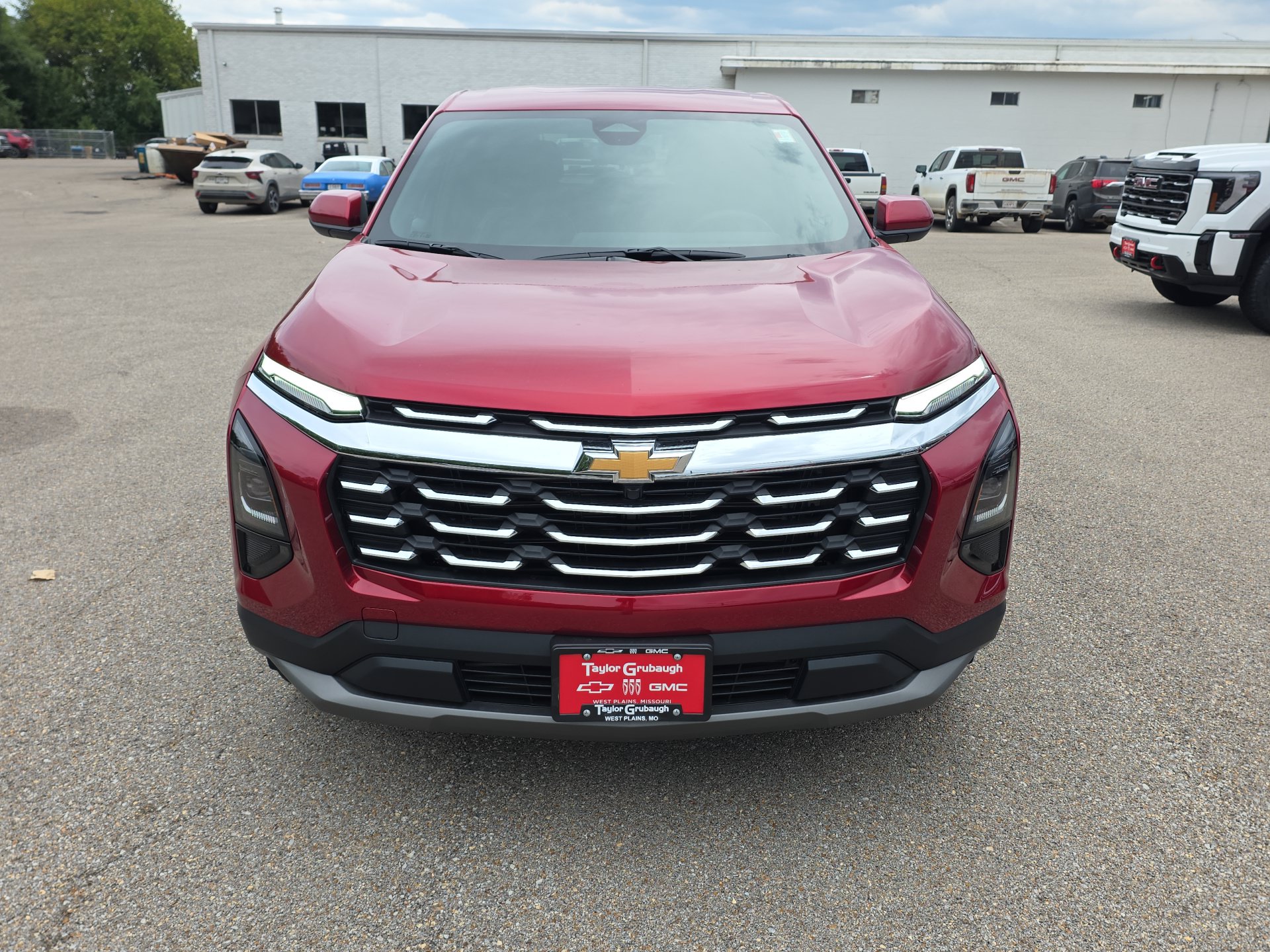New 2027 Chevrolet Equinox LT w/ Convenience Package II AWD/4WD image 3