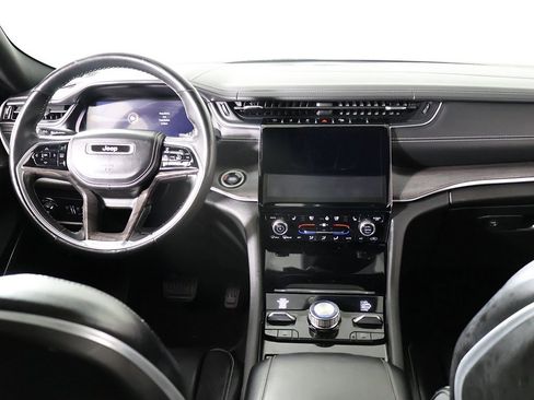 Used 2022 Jeep Grand Cherokee Overland w/ Luxury Tech Group IV image 36