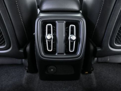 Certified 2025 Volvo XC40 B5 Plus image 21