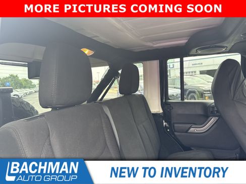 Used 2014 Jeep Wrangler Unlimited Sport w/ Quick Order Package 24S AWD/4WD image 8