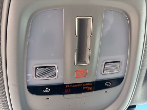 Certified 2025 Volvo XC40 B5 Plus image 29