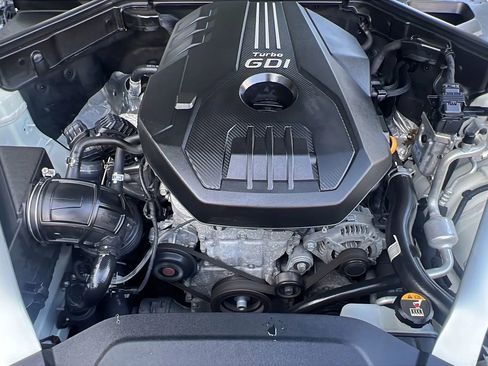 Used 2018 Kia Stinger RWD image 9