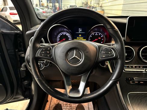 Used 2019 Mercedes-Benz GLC 300 4MATIC image 13