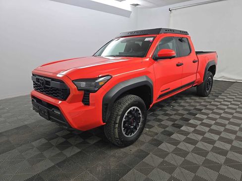 Used 2024 Toyota Tacoma TRD Off-Road w/ TRD Off Road Premium Package AWD/4WD image 2