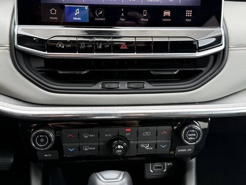 Certified 2023 Jeep Compass Limited w/ Elite Group AWD/4WD image 12