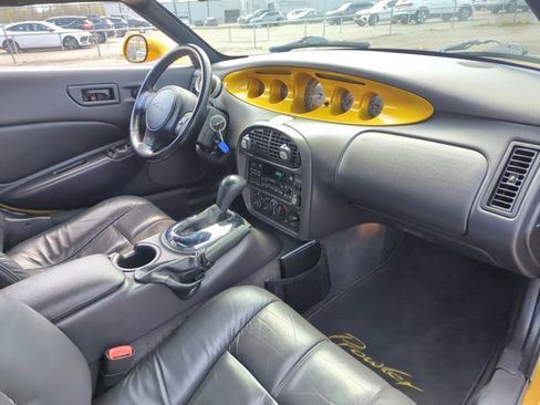 Used 2002 Chrysler Prowler image 12
