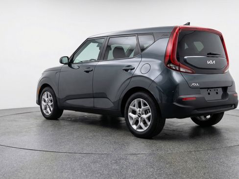 Used 2025 Kia Soul LX w/ LX Technology Package image 5