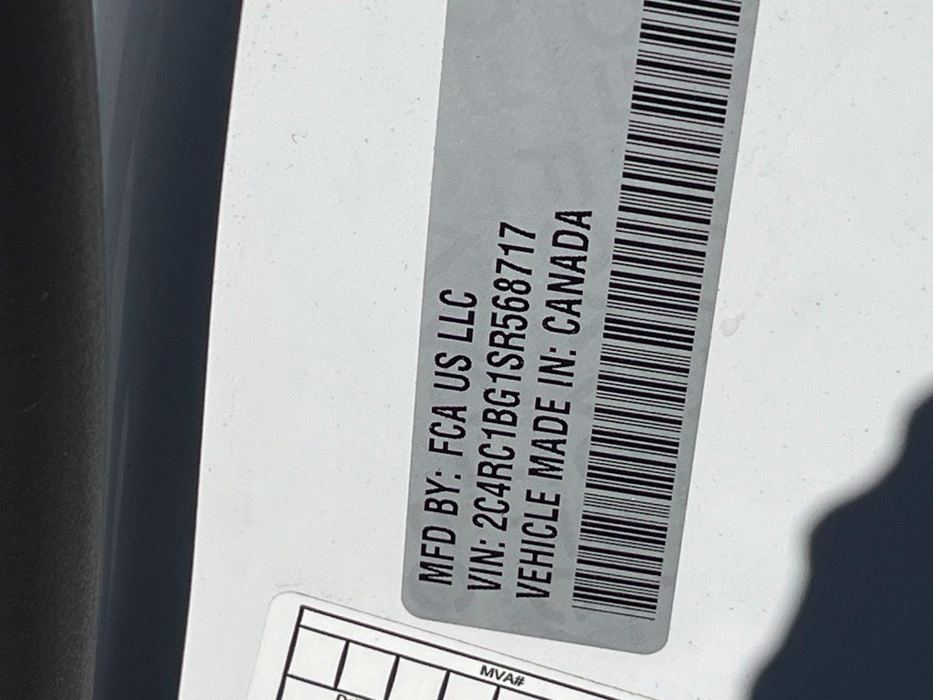 Certified 2025 Chrysler Pacifica Select FWD image 21
