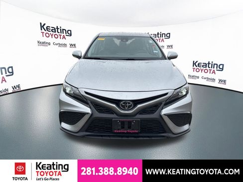 Used 2023 Toyota Camry SE FWD image 2
