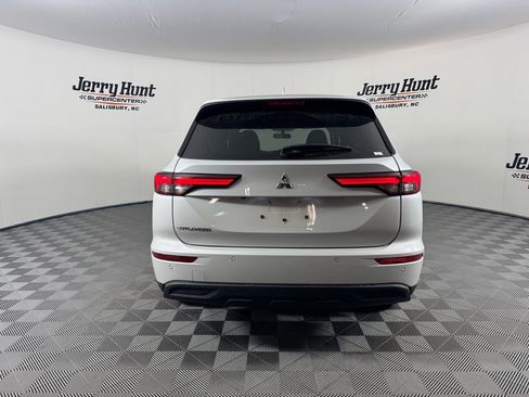 Used 2022 Mitsubishi Outlander ES image 7
