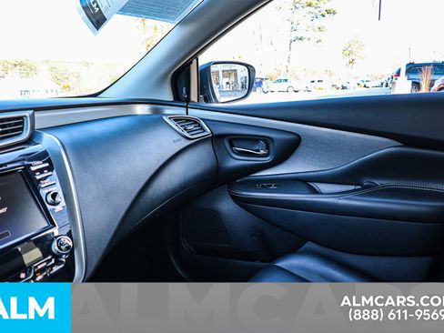 Used 2023 Nissan Murano SV image 42