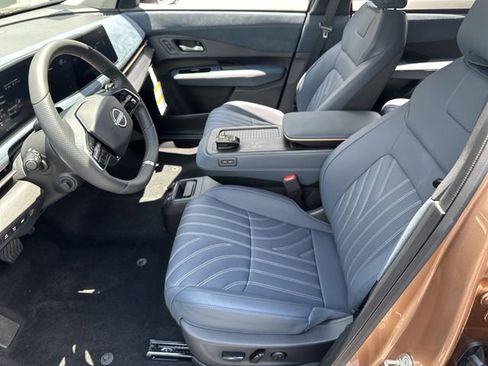 New 2025 Nissan Ariya Platinum image 26