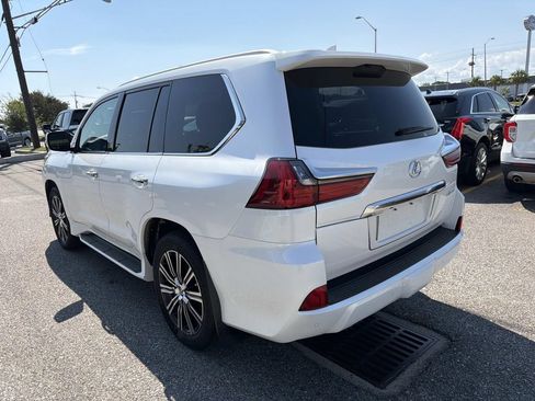 Used 2020 Lexus LX 570 4WD w/ Luxury Package image 5