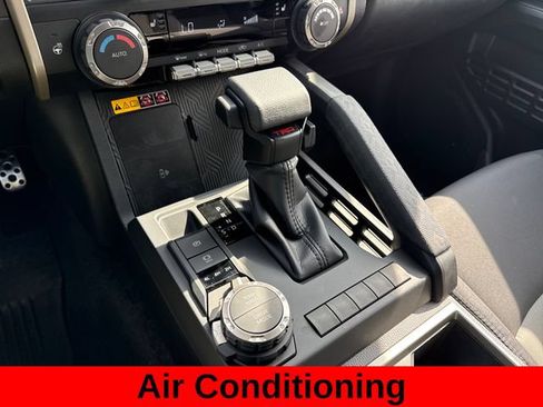 Used 2025 Toyota Tacoma TRD Sport w/ TRD Sport Upgrade Package AWD/4WD image 19