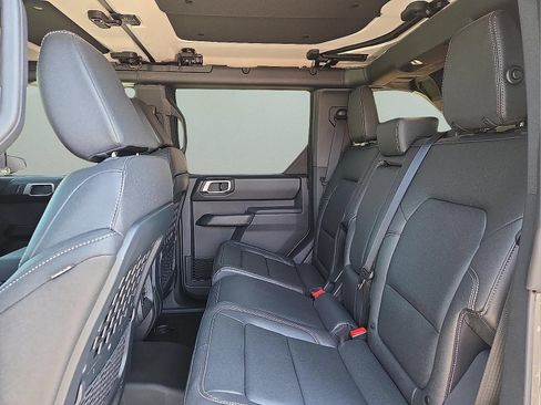 Used 2026 Ford Bronco Badlands AWD/4WD image 10