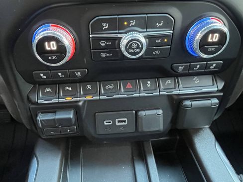 Used 2019 GMC Sierra 1500 Denali w/ Driver Alert Package II AWD/4WD image 8