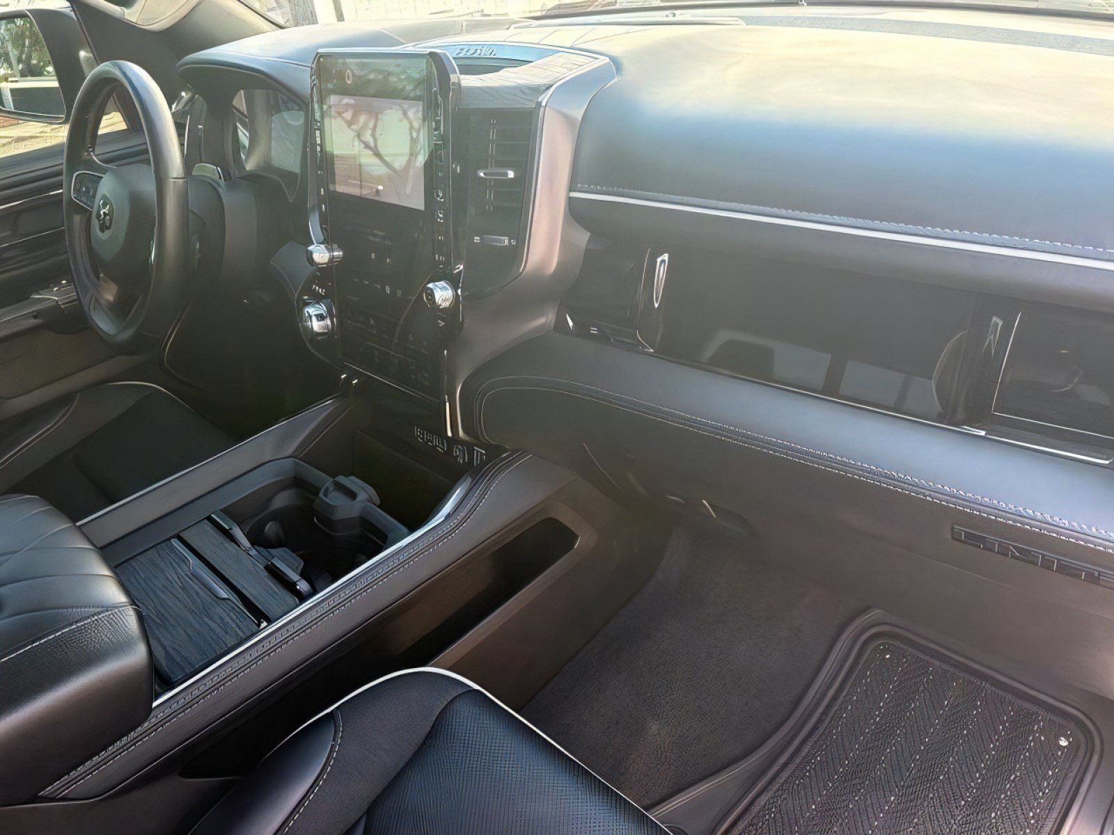 Used 2025 RAM 1500 Limited AWD/4WD image 11