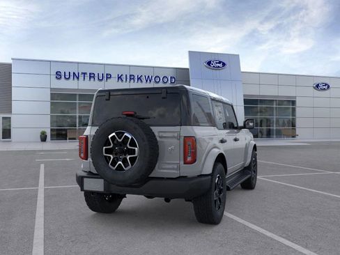 New 2026 Ford Bronco Outer Banks image 10