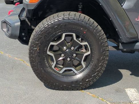 Used 2021 Jeep Gladiator Rubicon AWD/4WD image 10