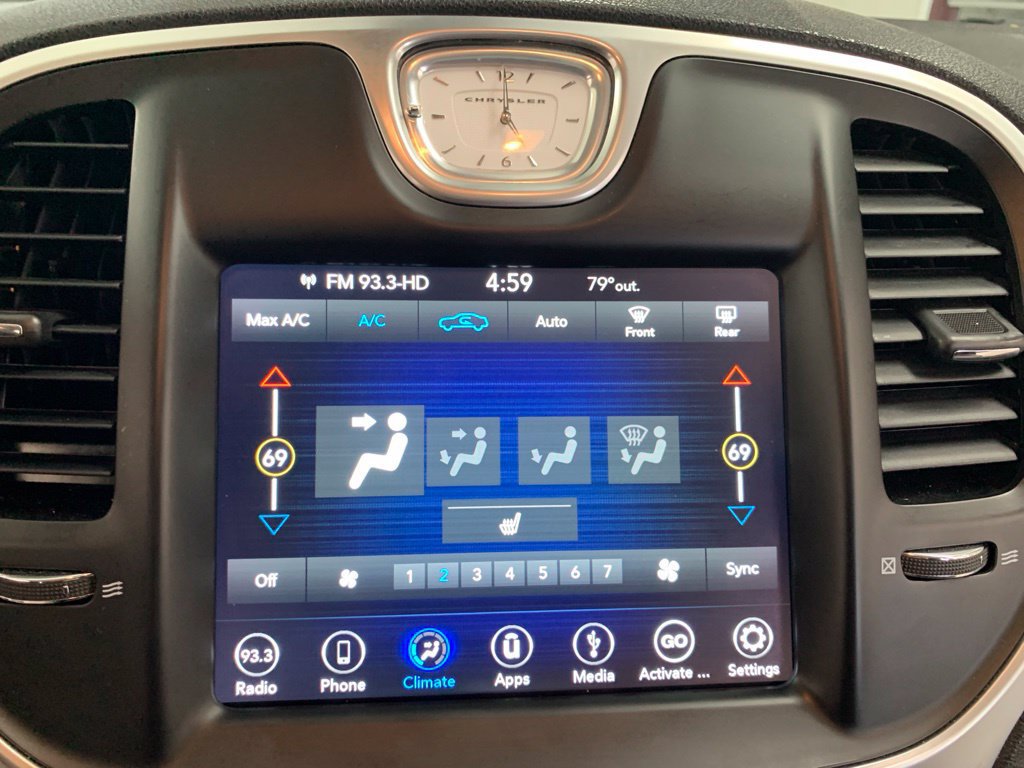 Used 2019 Chrysler 300 Touring w/ Quick Order Package 2EF RWD image 21