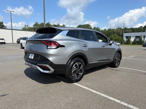 Used 2023 Kia Sportage LX AWD/4WD image 5
